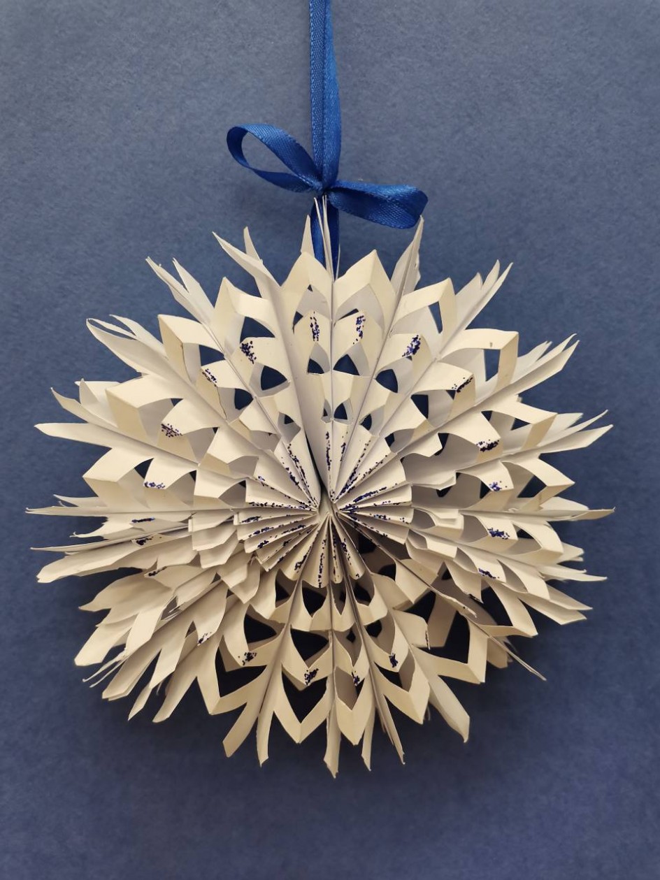 Снежинка на елку