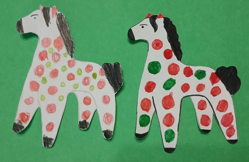 Дымковские лошадки