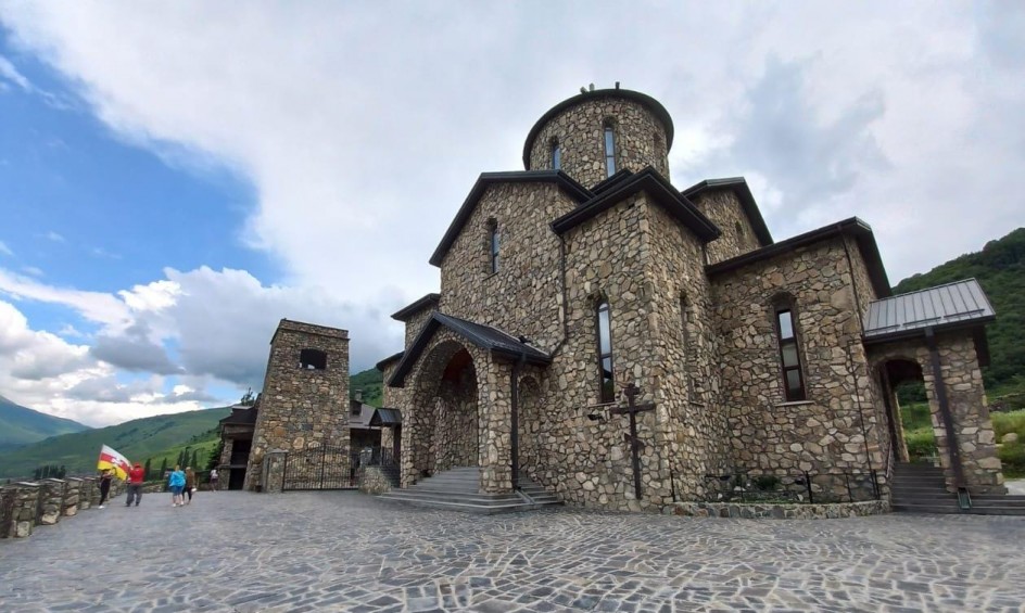 Аланский Свято-Успенский мужской монастырь