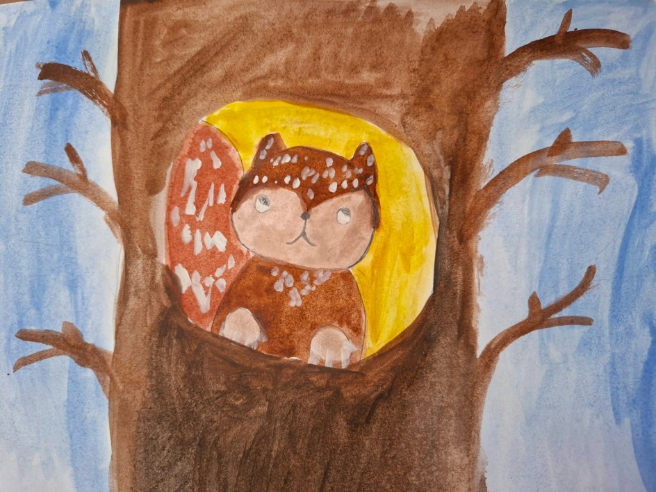 Белочка в дупле