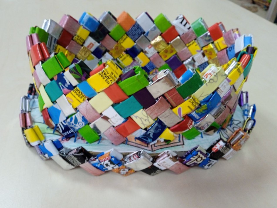 Вазочка из фантиков