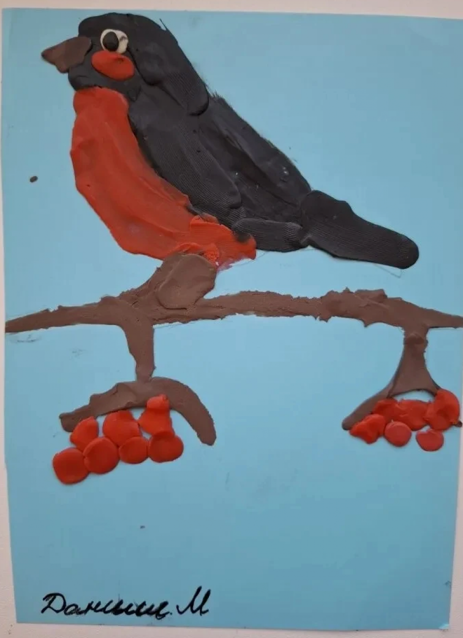 Снегирь на ветке