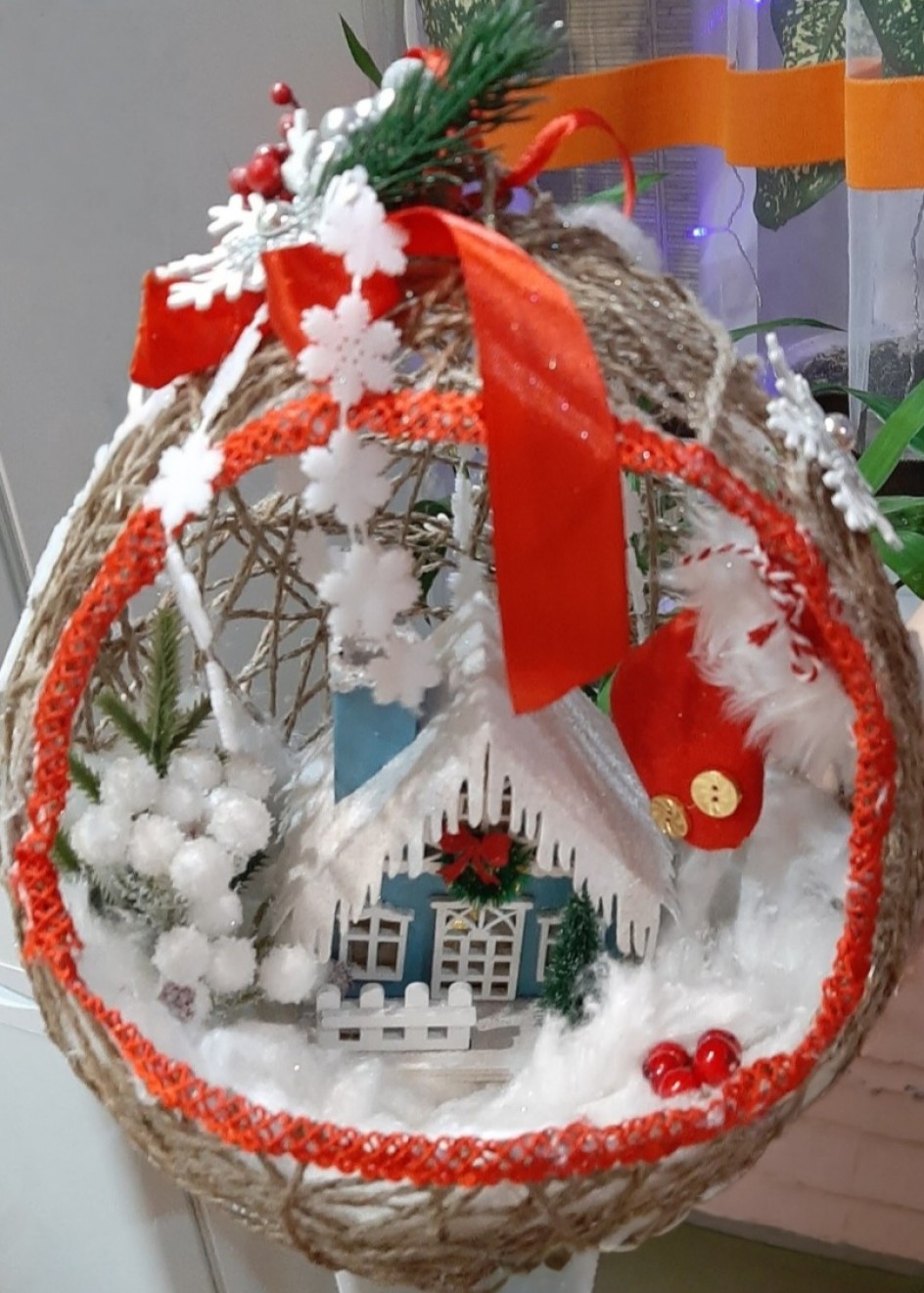 Домик в зимнем лесу