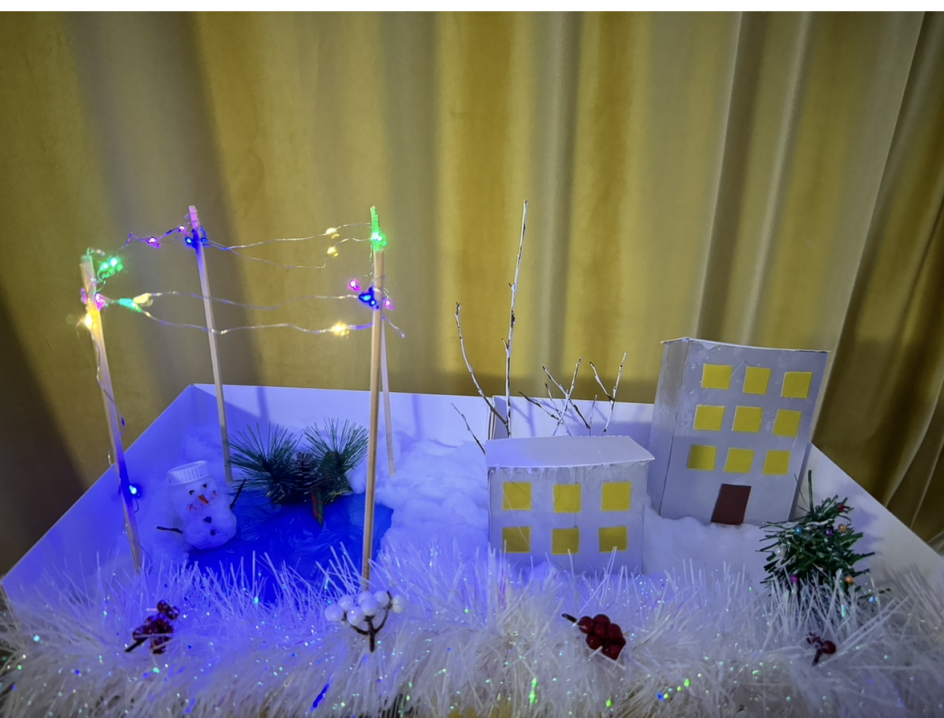 Первый снег, первый снеговик