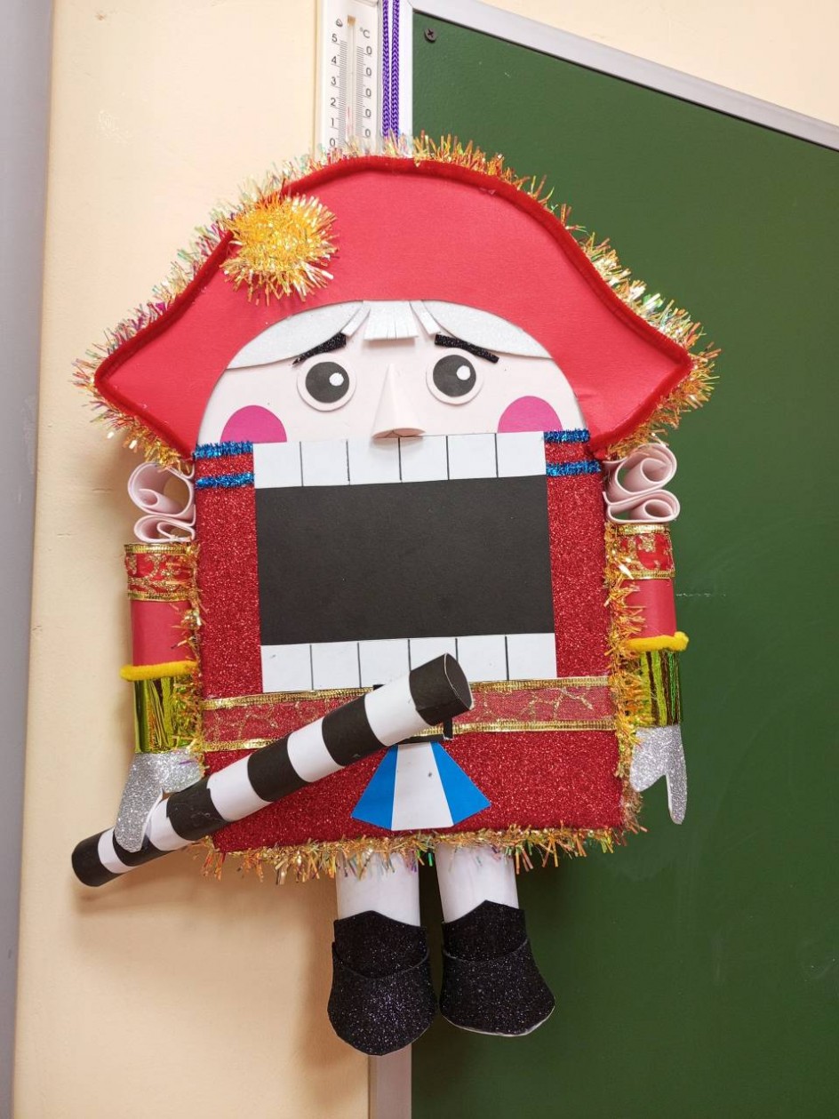 "Полицейский-Щелкунчик"