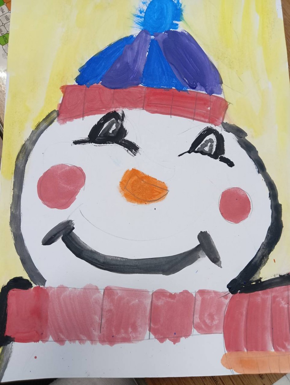 Нос - морковка, уголь - глазки, Снеговик из детской сказки!