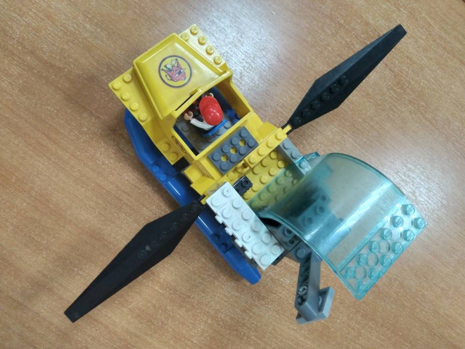 Водно- воздушные сани для Деда Мороза