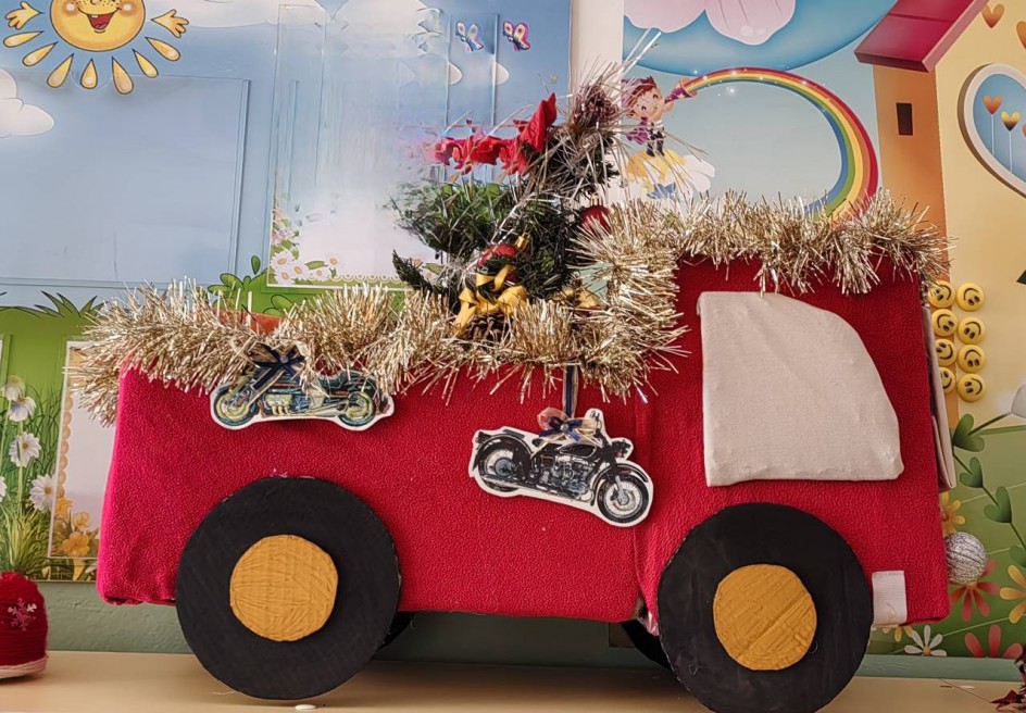 Новогодний грузовик