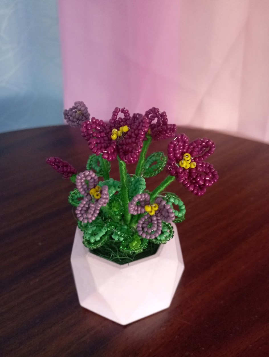 Цветы из бисера