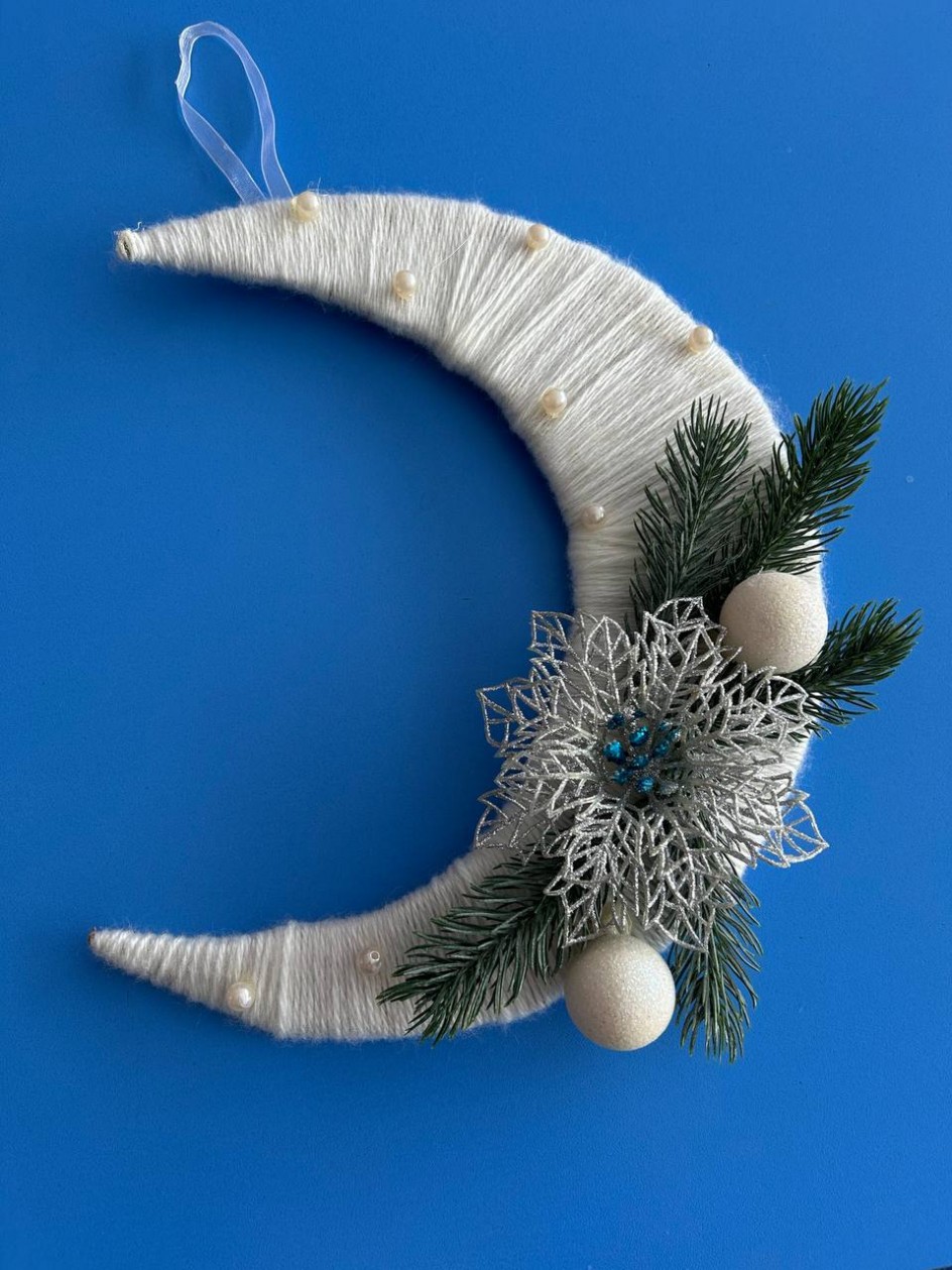 Светит месяц ясный