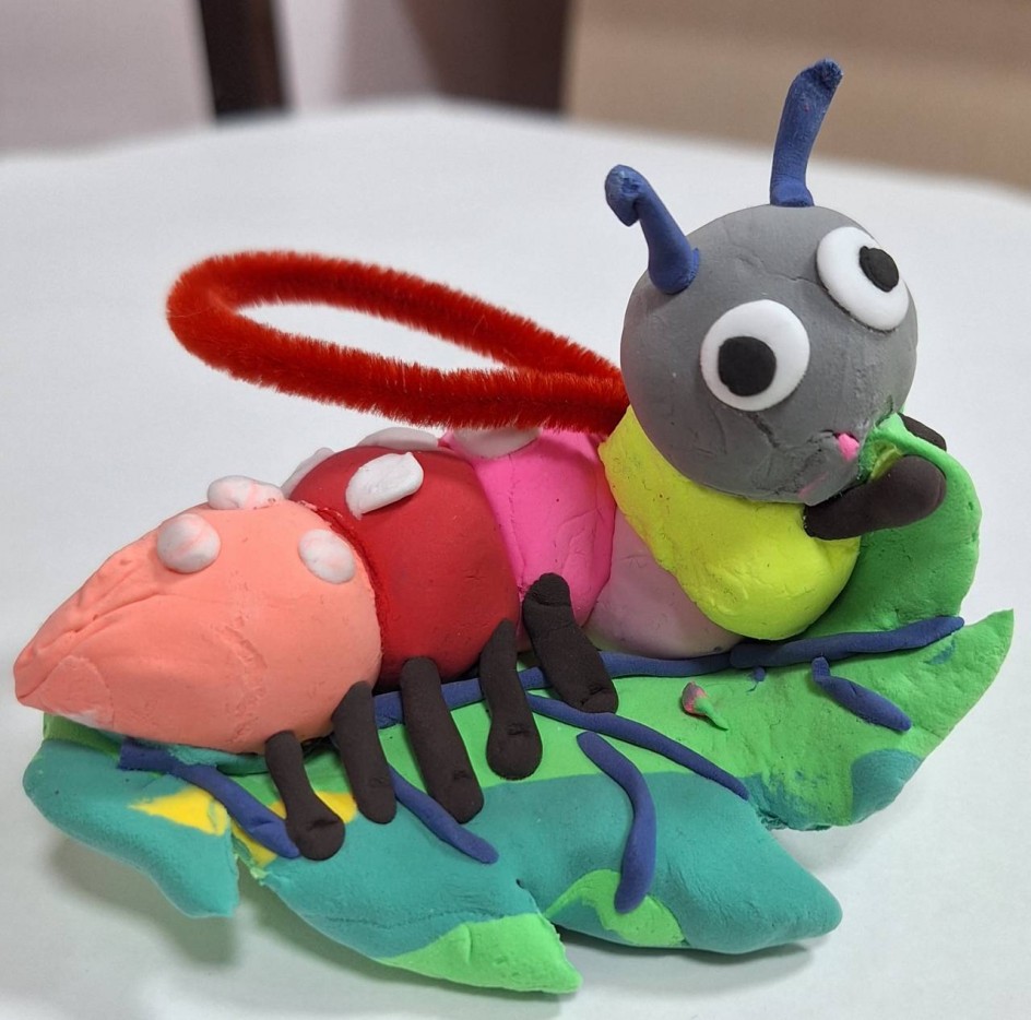 Веселая гусеничка