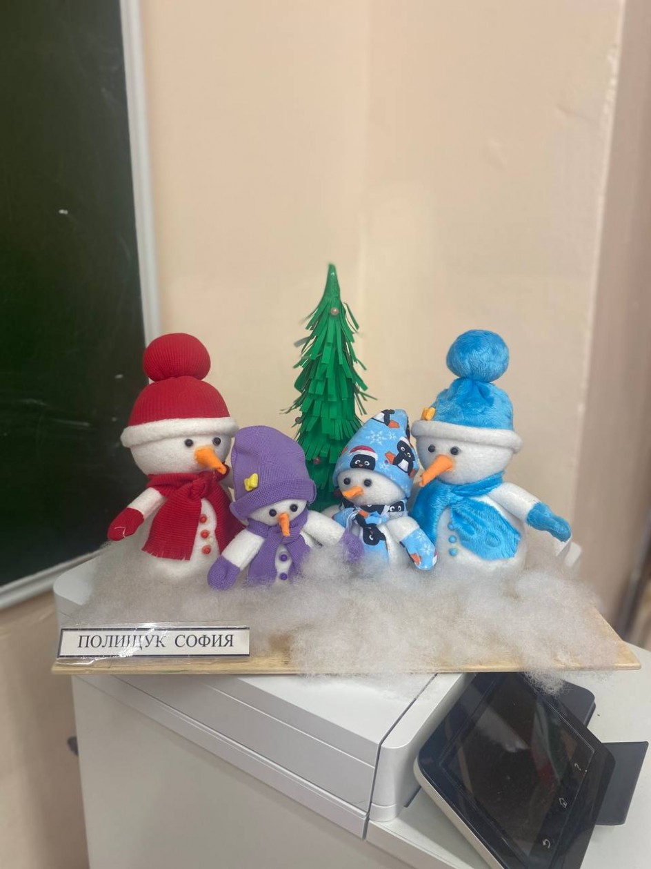 Весёлые снеговики