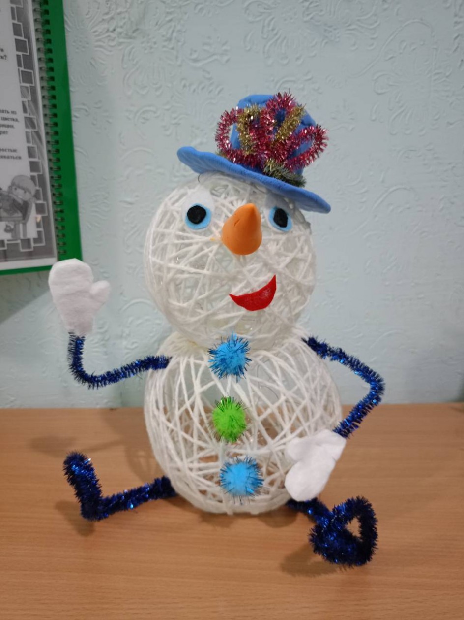 Весёлый снеговик