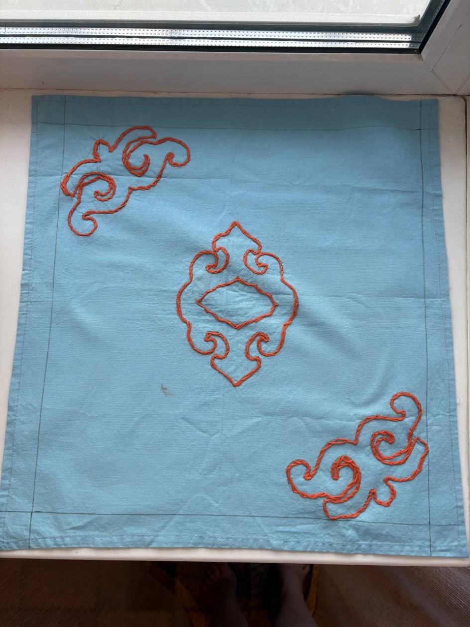 Оранжевые завитки