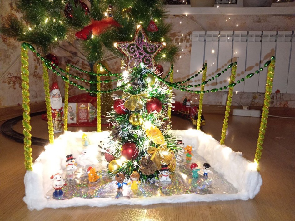 Новогодний каток сказочного города