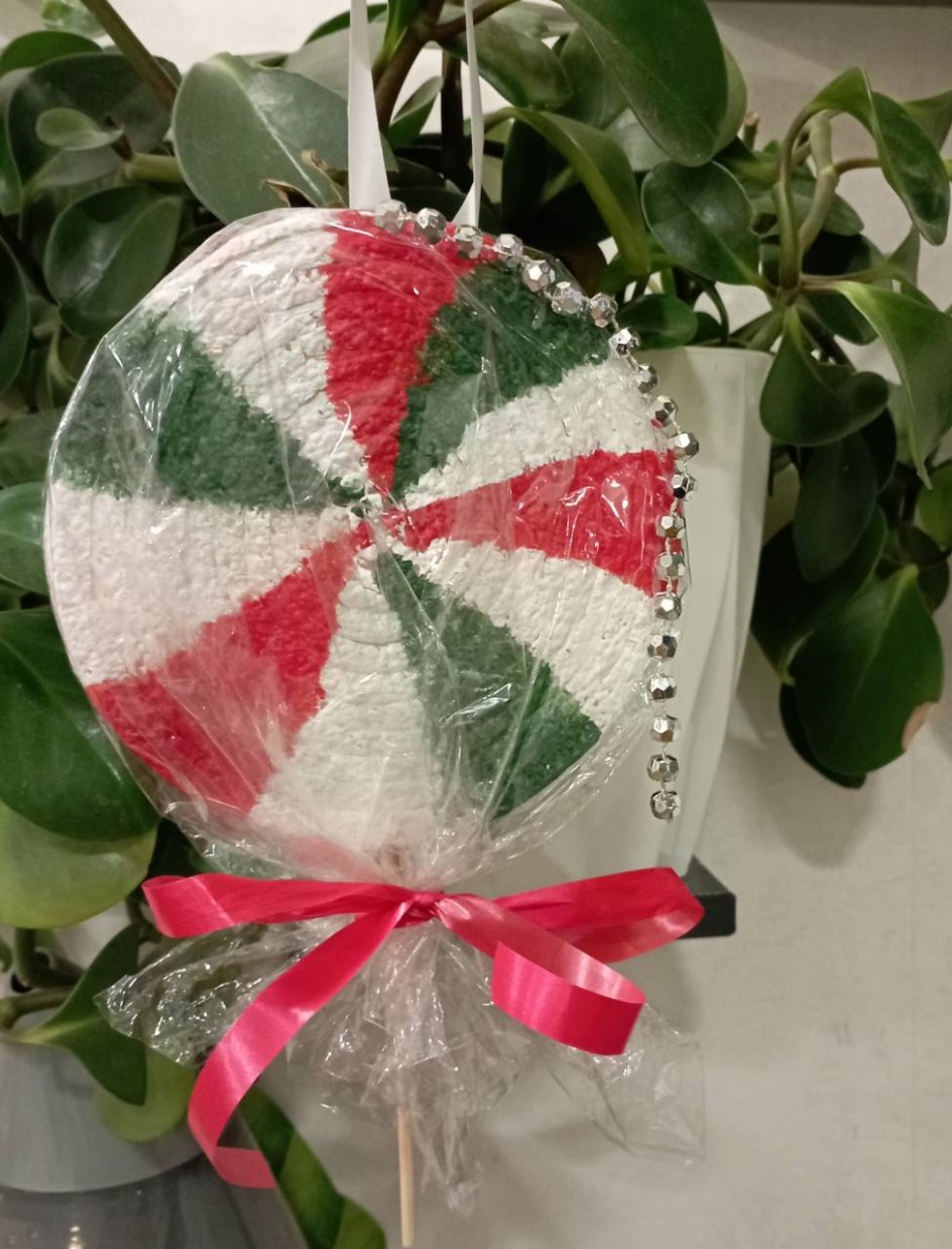 Новогодний леденец