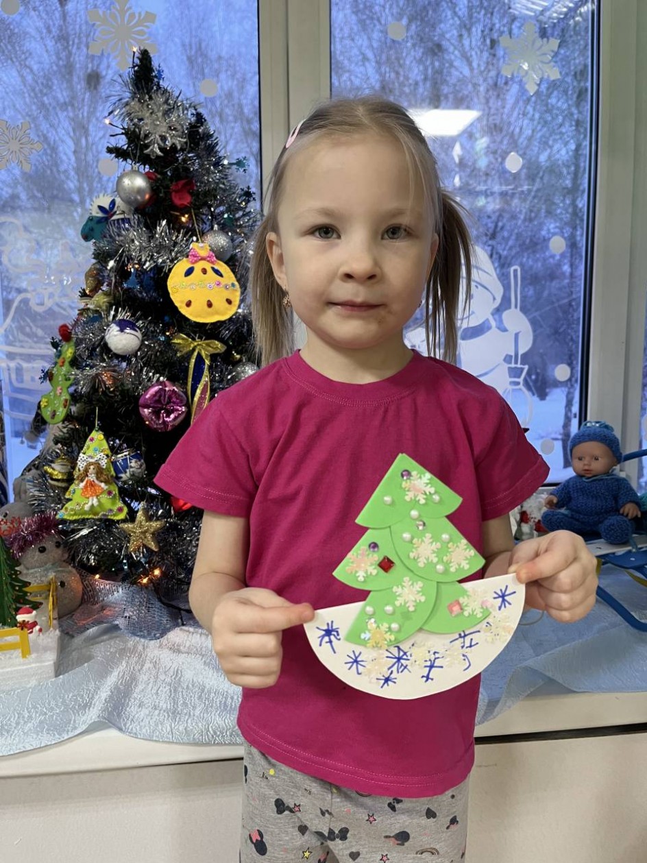 "Елочка - Красавица, всем нам очень нравится"