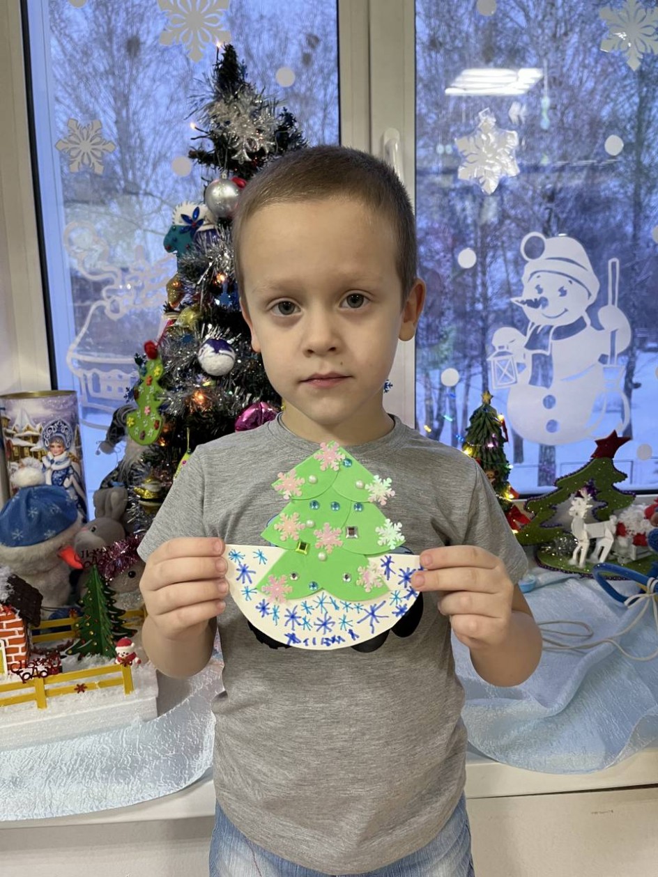 "Елочка - Красавица, всем нам очень нравится"