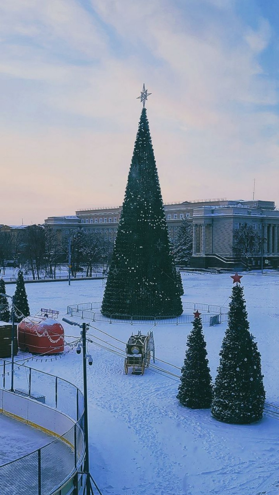 "Новый год приходит к нам"
