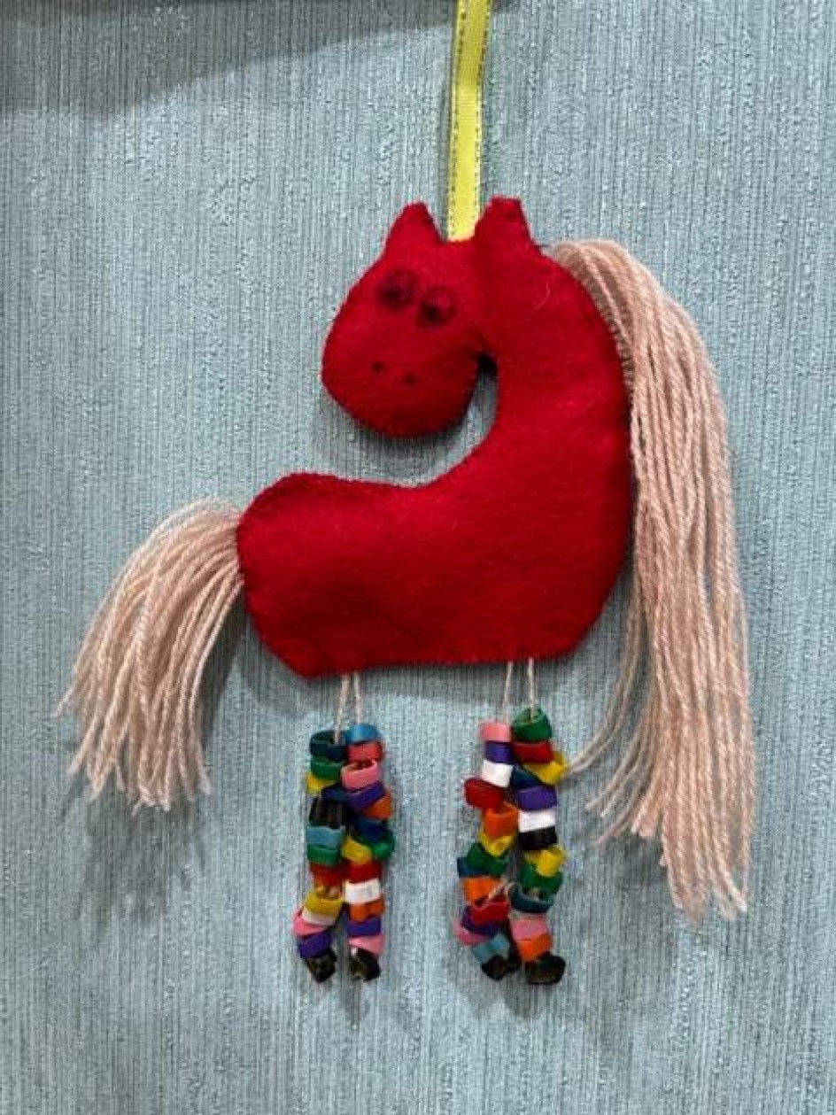 Новогодняя лошадка