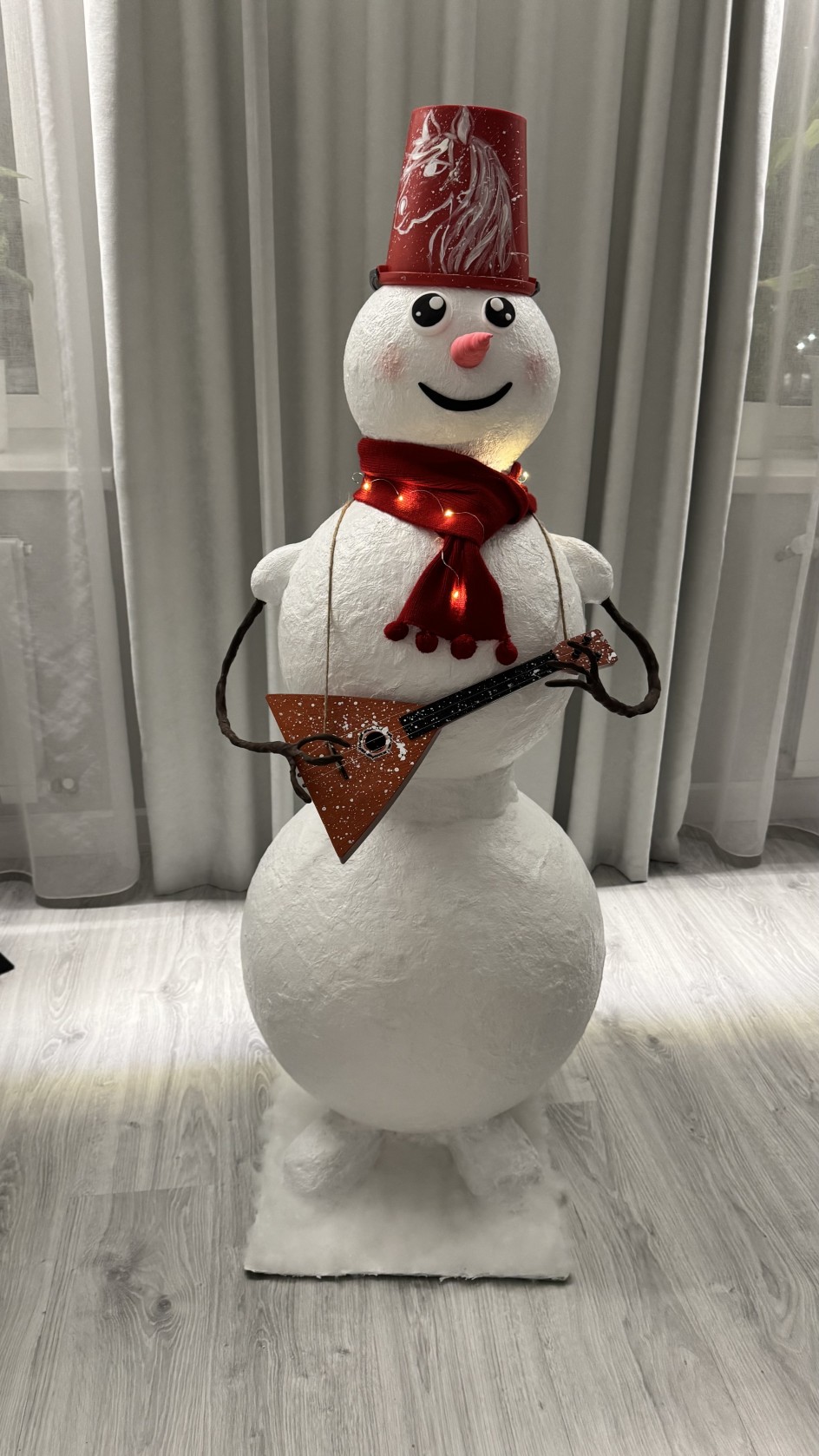 Снеговик Вася поздравляет с Новым годом