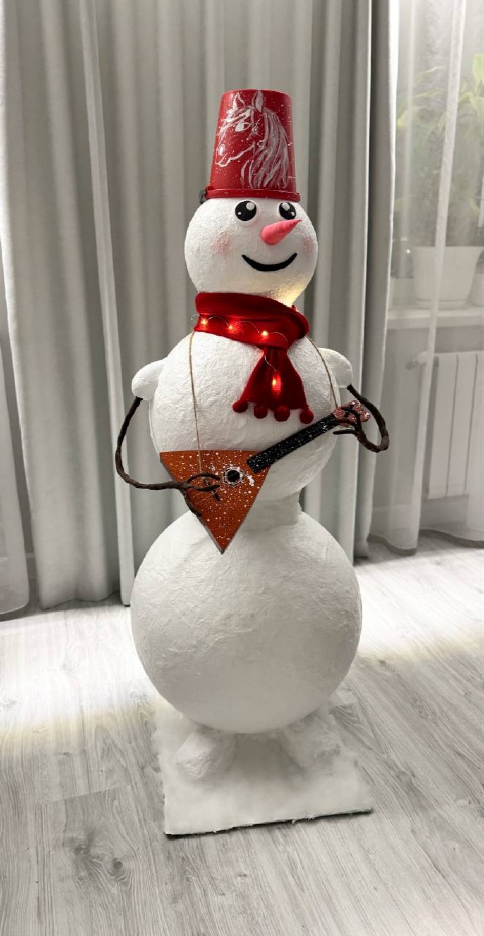 Снеговик Вася поздравляет всех с 2026