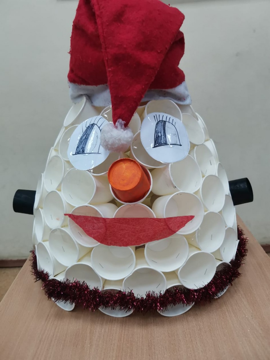 Новогодний снеговик