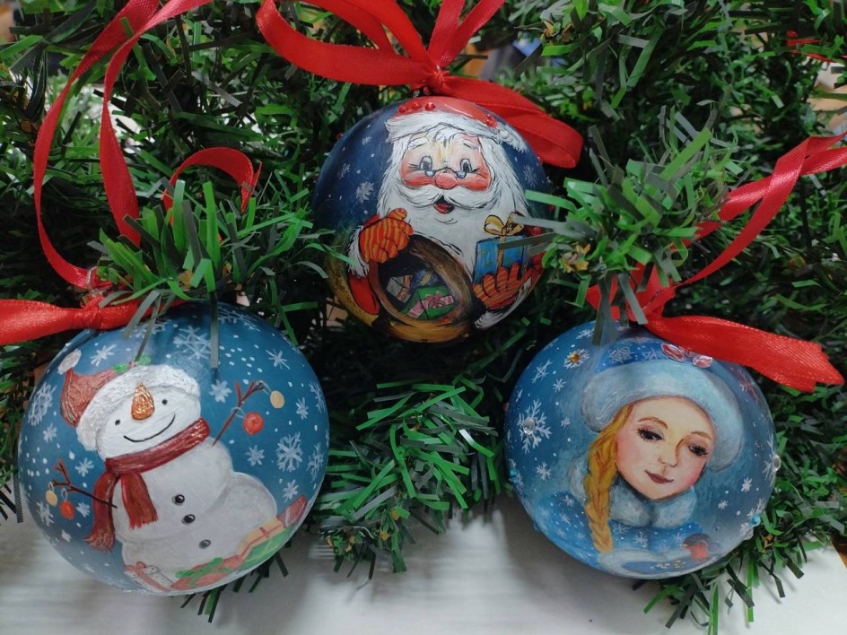 Набор новогодних шаров "Сказка" ручная роспись