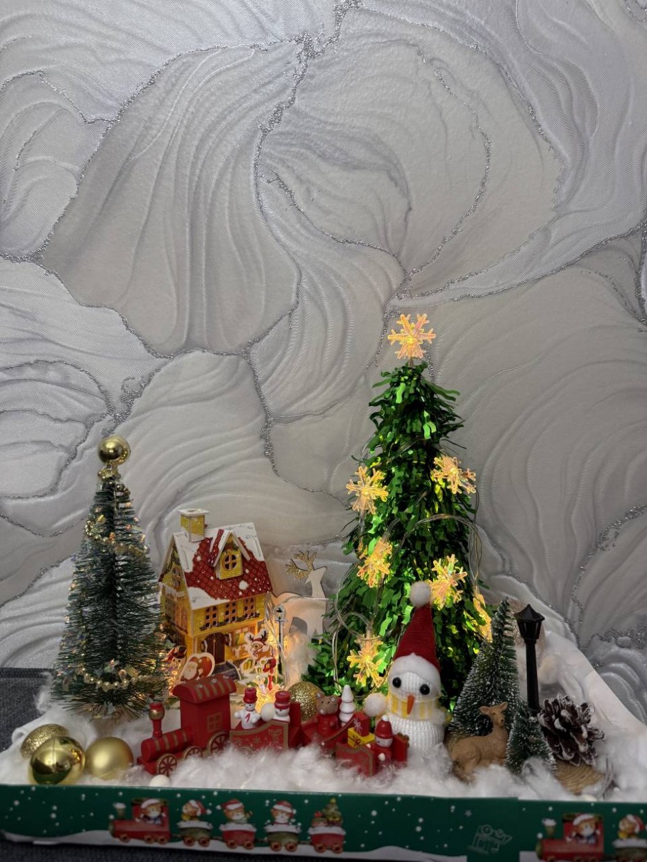 Новый год к нам мчится