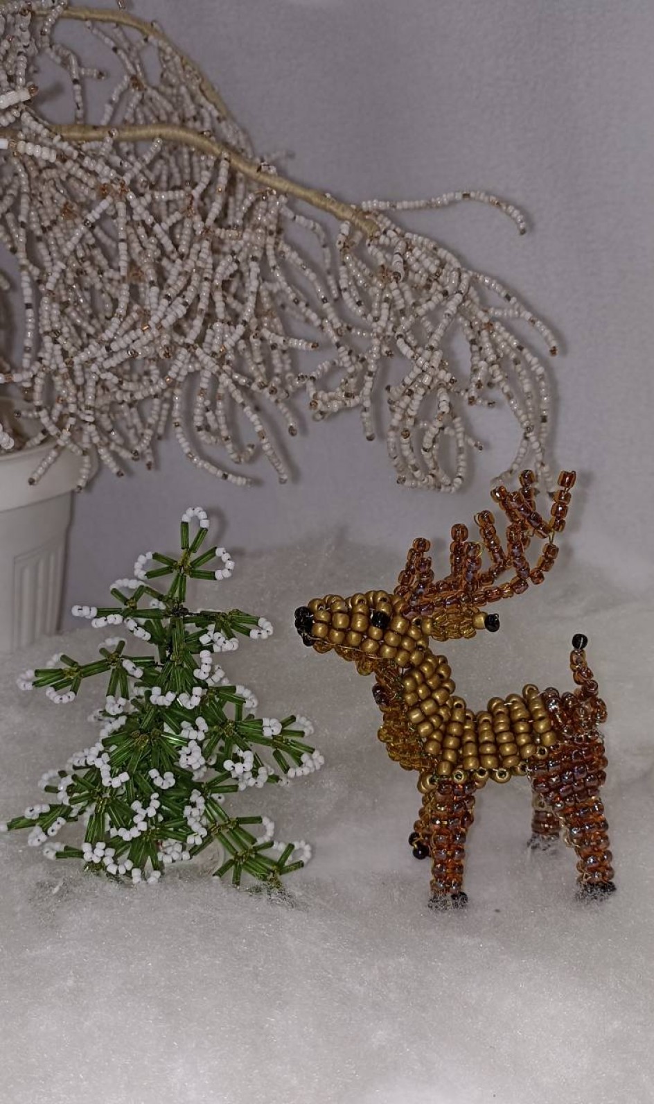 Олень в зимнем лесу