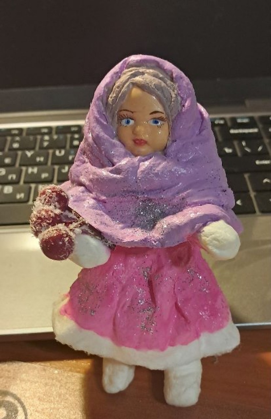 Игрушка куколка на ёлку