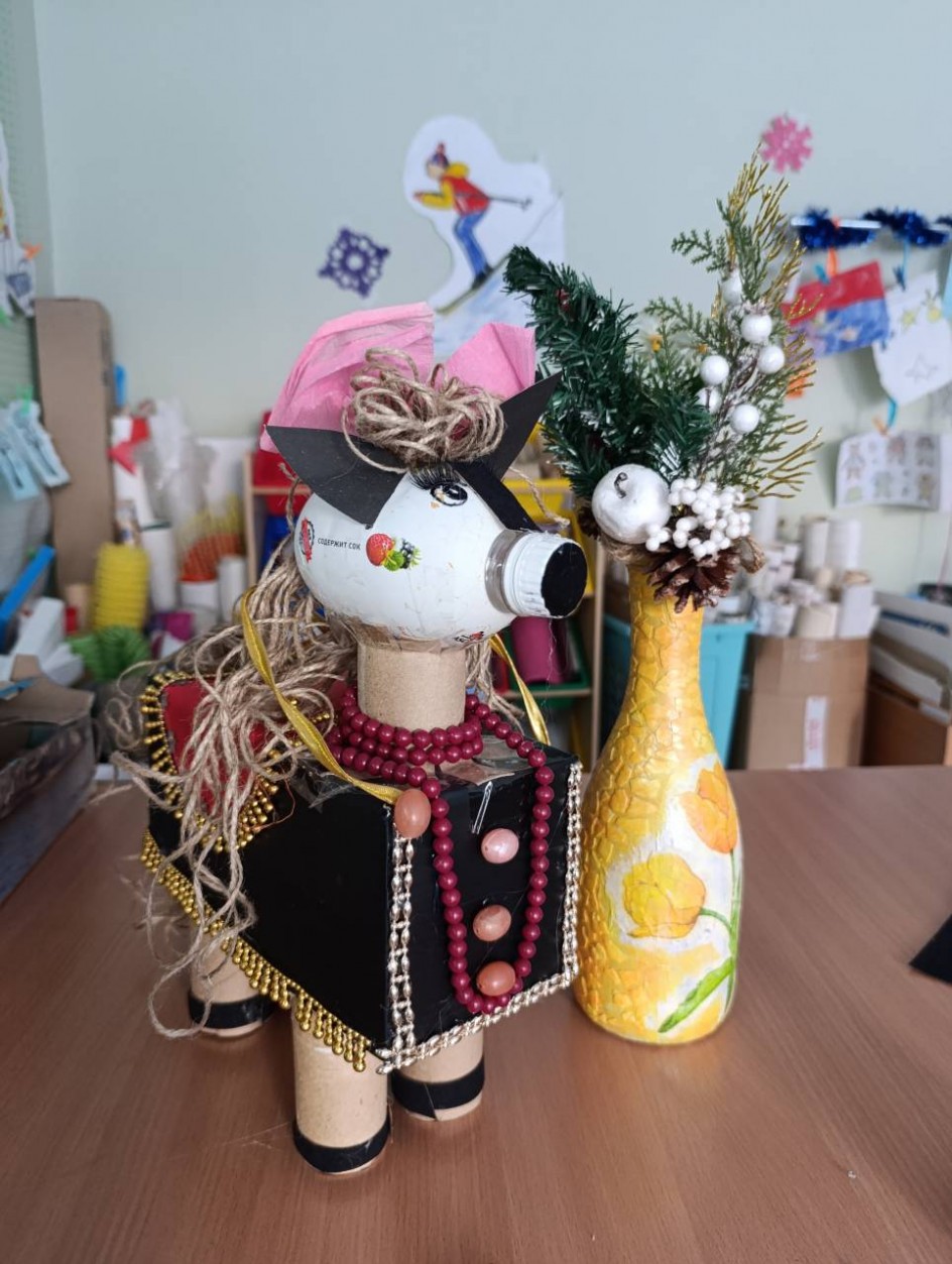 Новогодняя лошадка