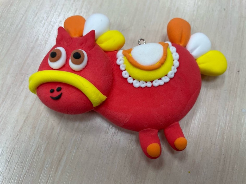 Красная лошадка