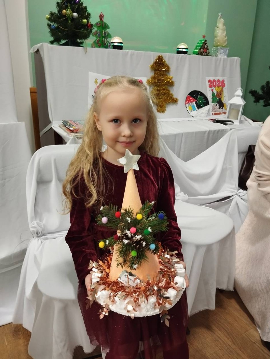 Нам ёлка сказку создает! Какой без ёлки Новый год!