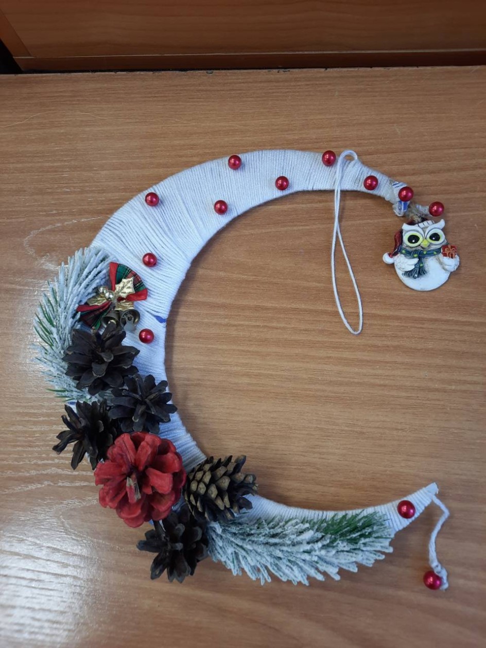 Месяц нарядился