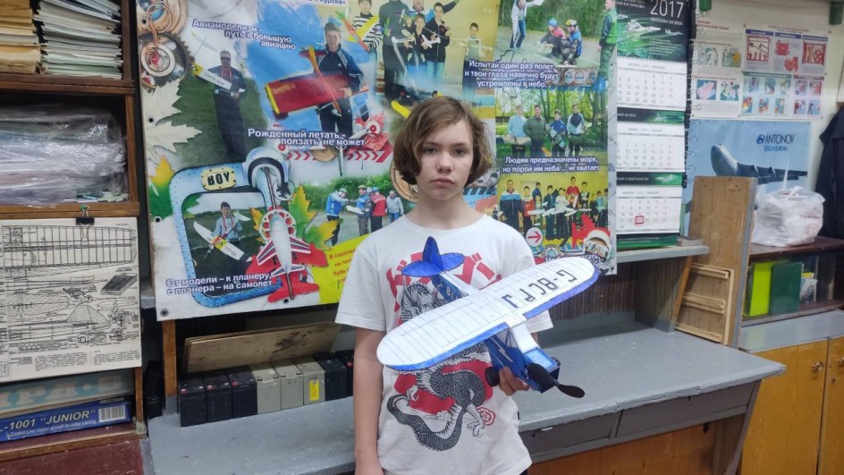 Резиномоторная модель самолета "Пайпер"