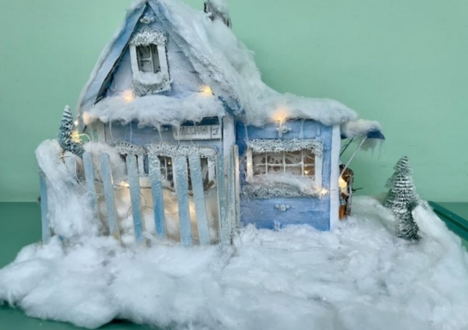 Домик из зимней сказки