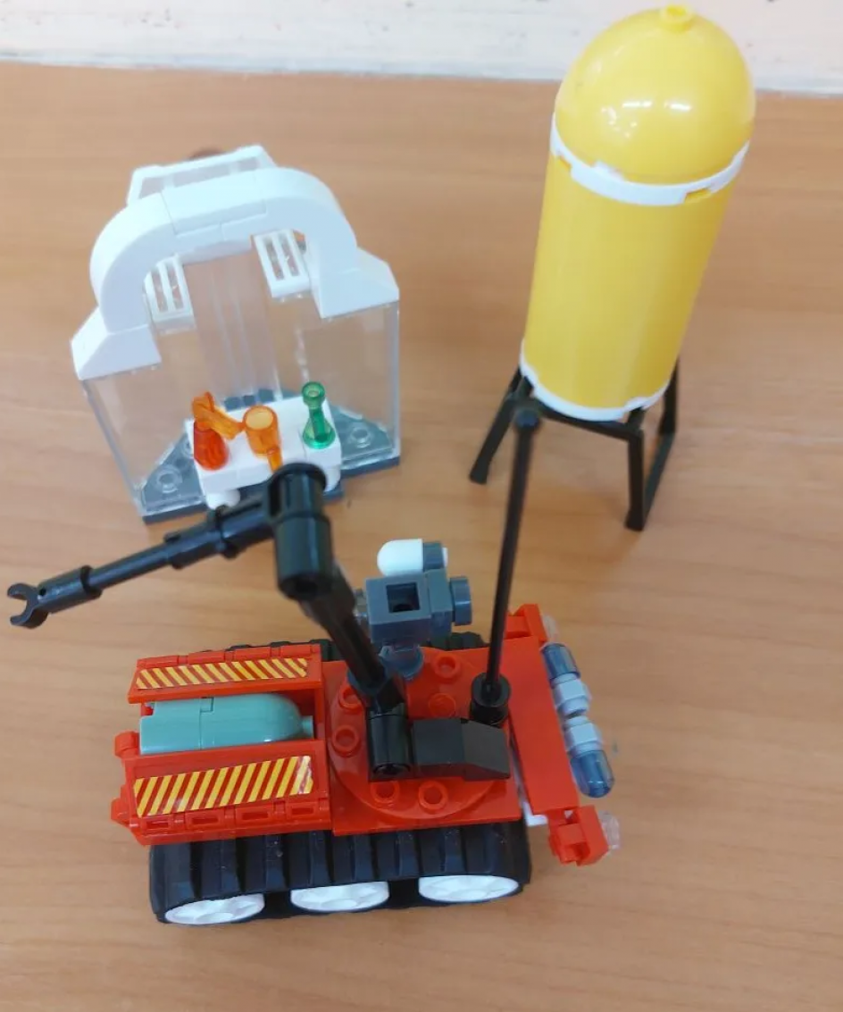 Луноход и космическая станция