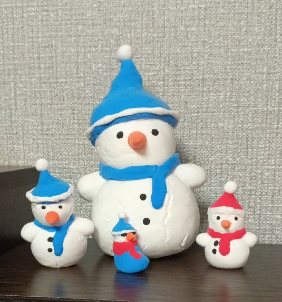 У  снегопапы два сыночка и  лапочка  дочка