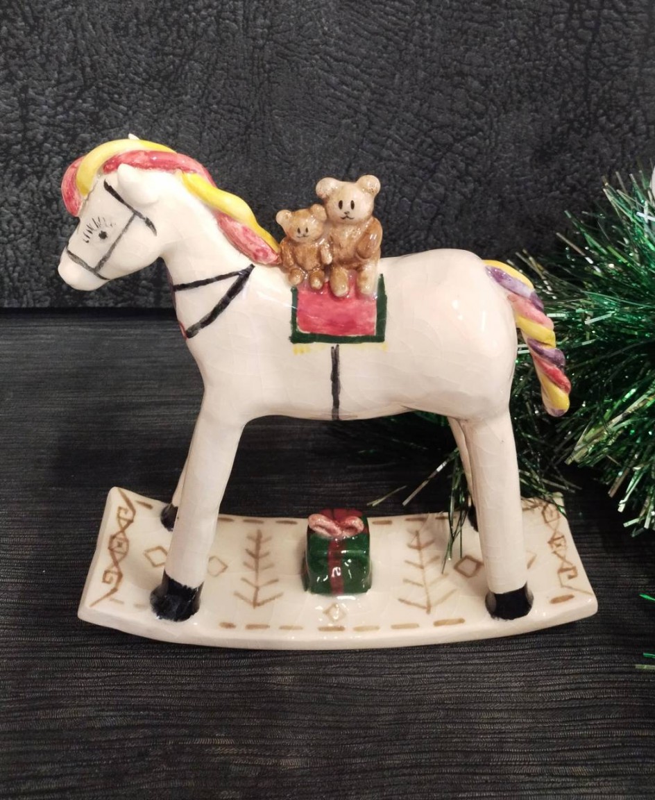 Новогодняя лошадка с Мишками и подарком