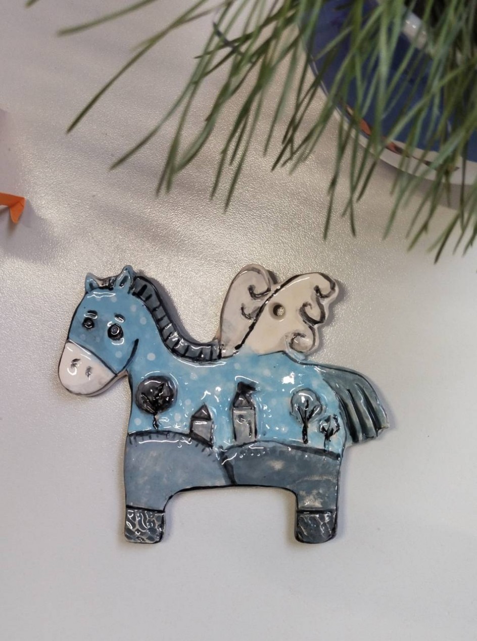 Лошадка с зимней росписью
