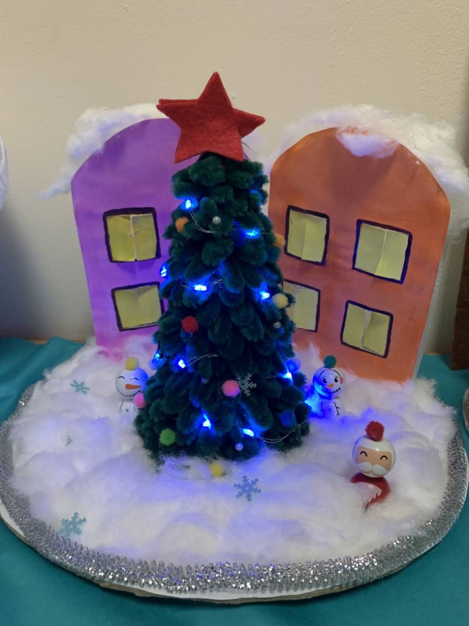 "Елка нашего двора"