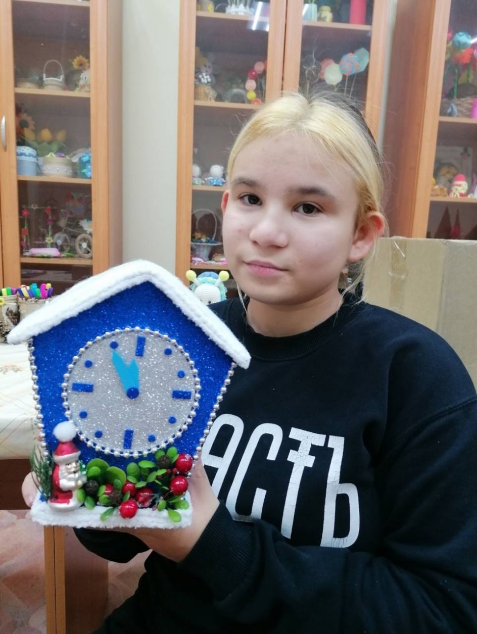 Пока часы двенадцать бьют