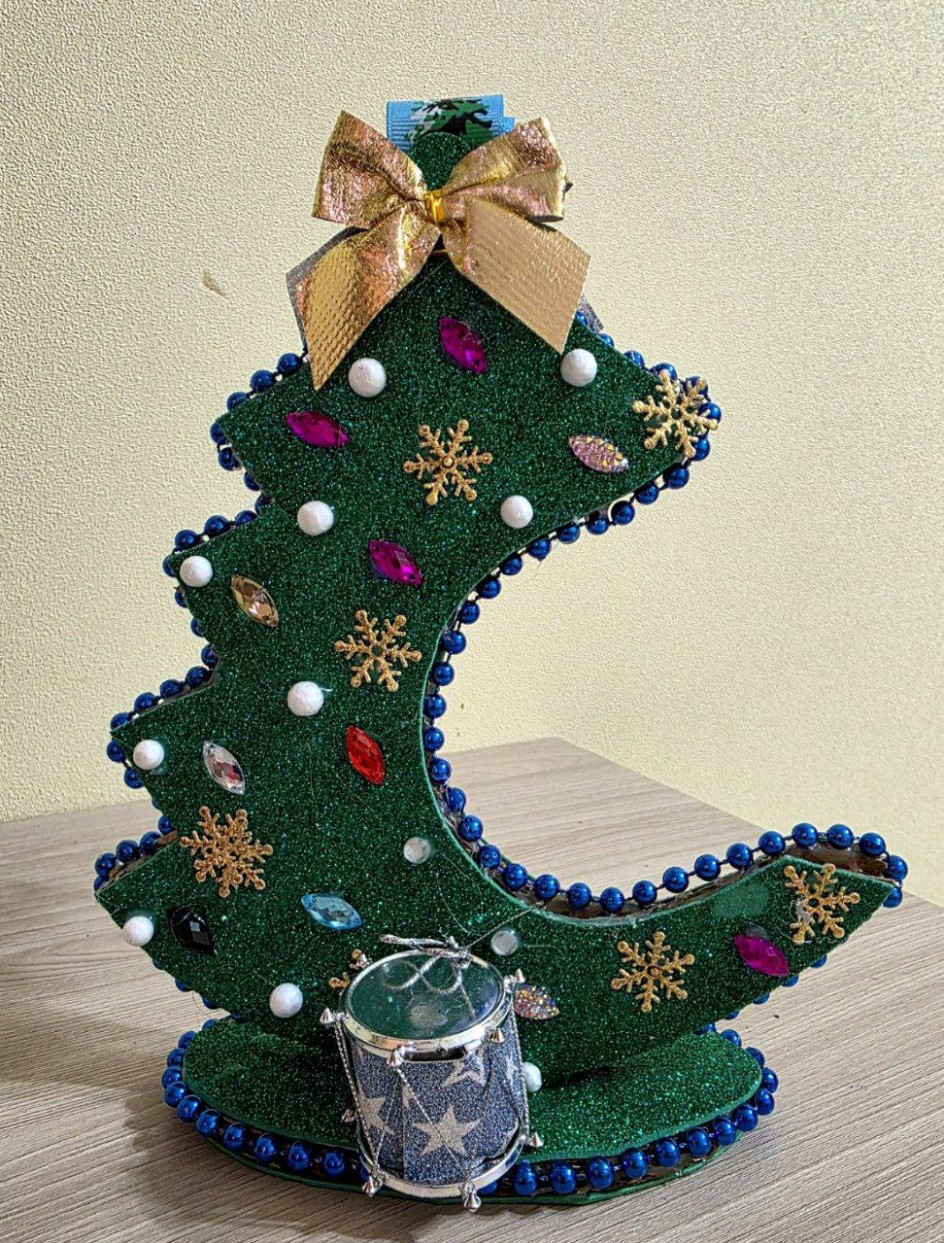 Ёлочка с подарками