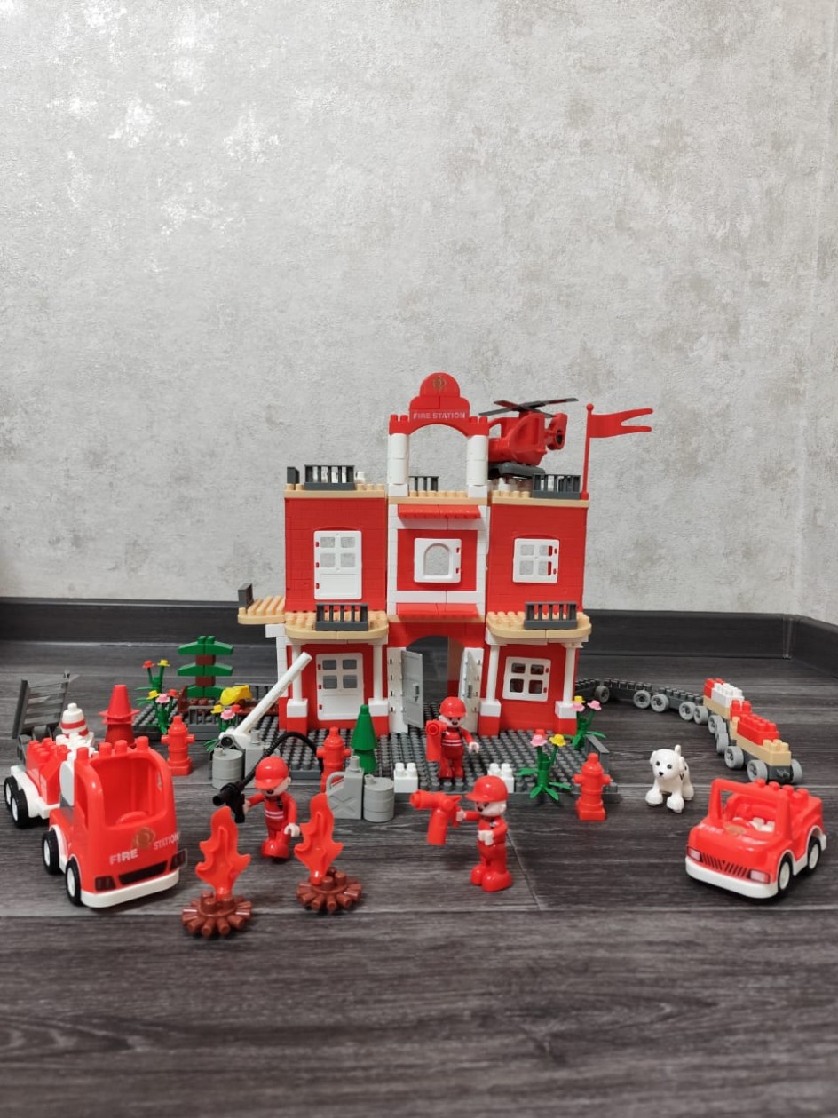 «Если вдруг пожар возник, ты звонить обязан вмиг. Знает каждый гражданин, часть пожарных – 01!».