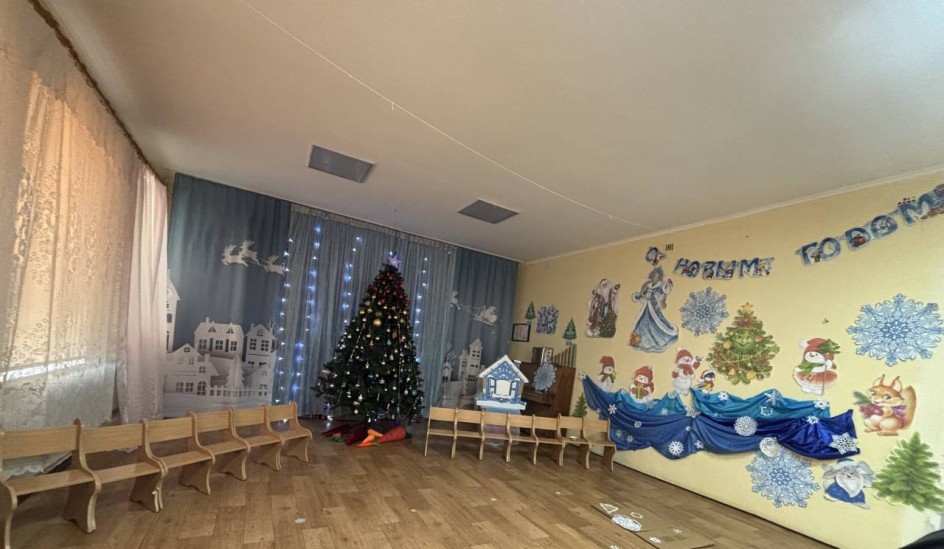 «Новый год стучится в двери»