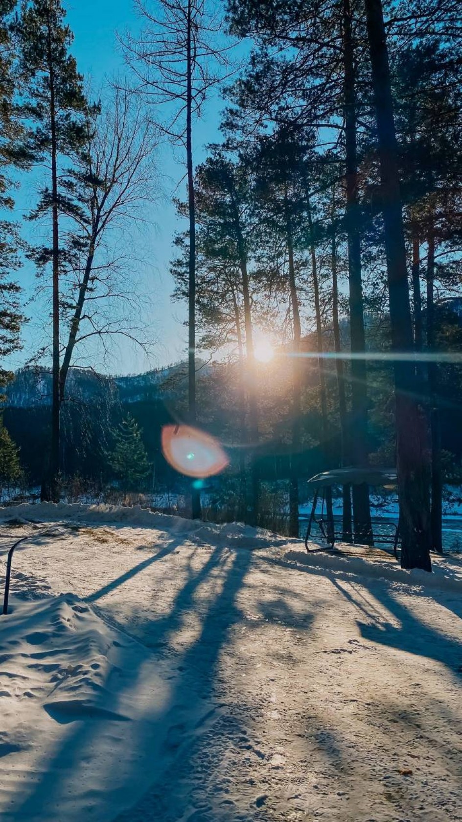 Игра света в зимних узорах