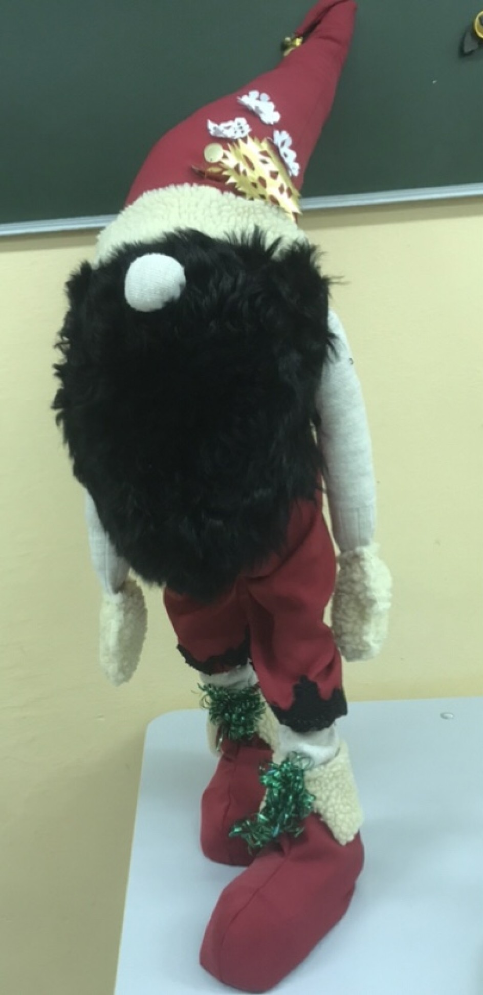 Маленький помощник Деда Мороза