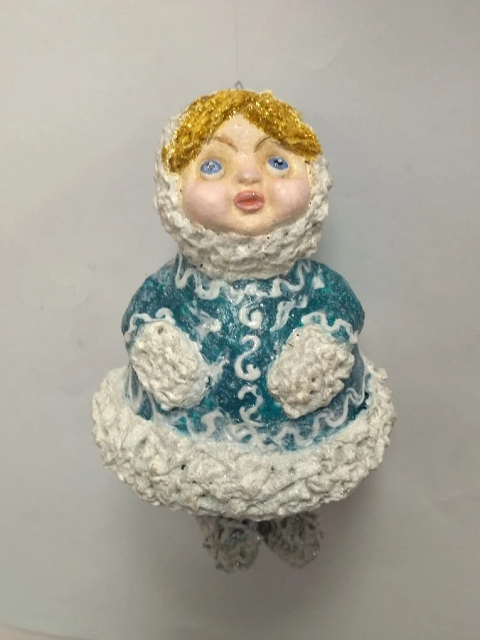 "Снегурочка болтушка".