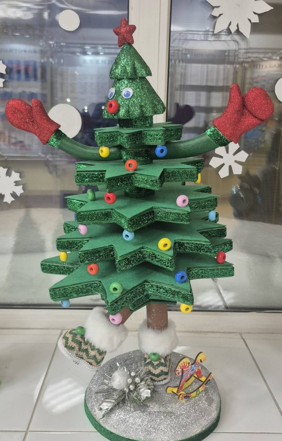 Веселая ёлочка.